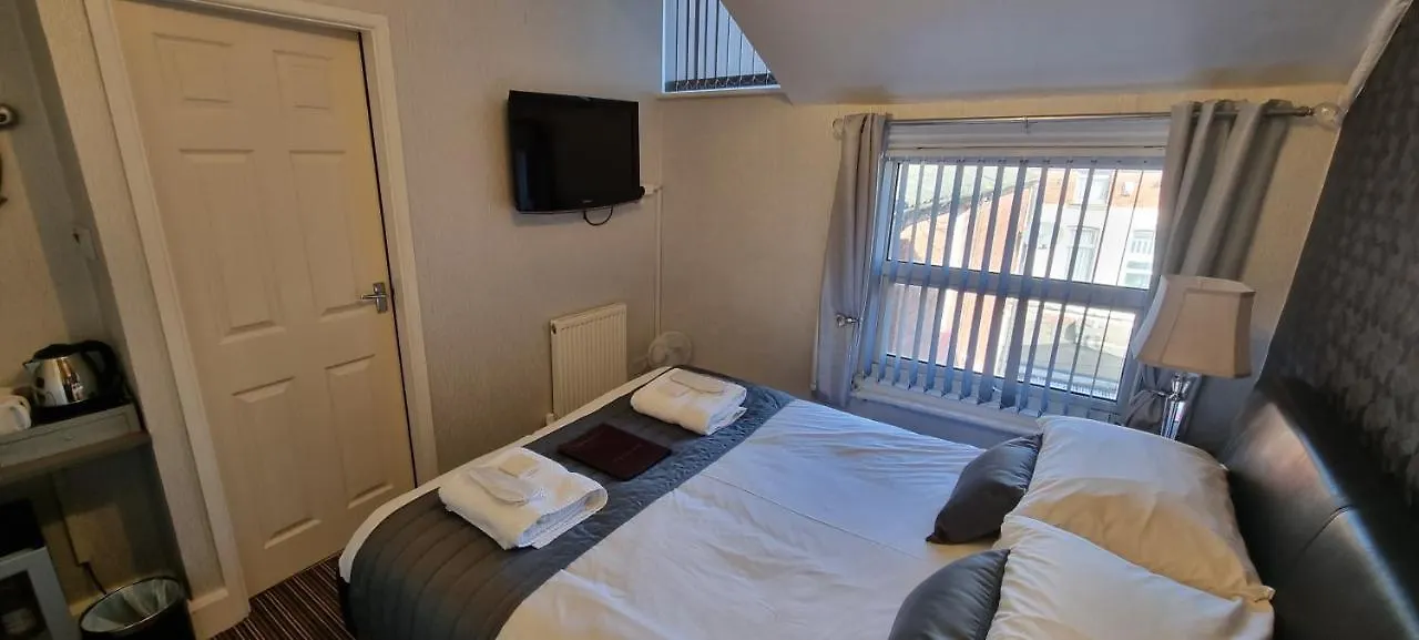 Newholme Hotel Blackpool 2*,